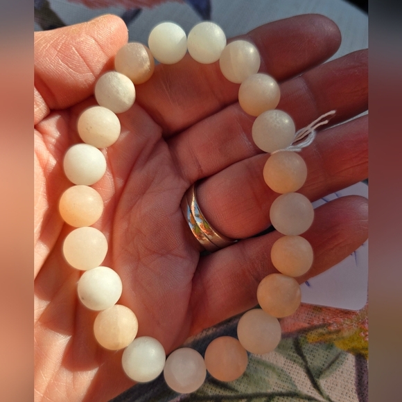 🐰SALE🐰 10mm Matte Pink Adventurine Bracelet - Picture 4 of 10